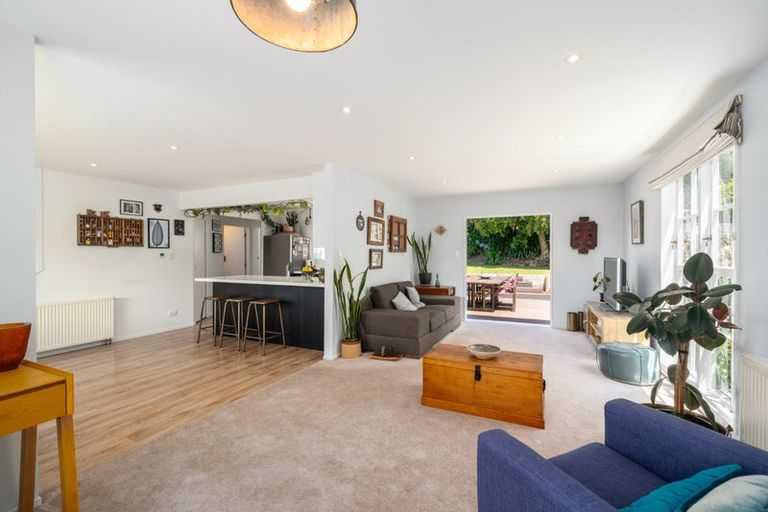 Photo of property in 2 Newnham Court, Tawa, Wellington, 5028