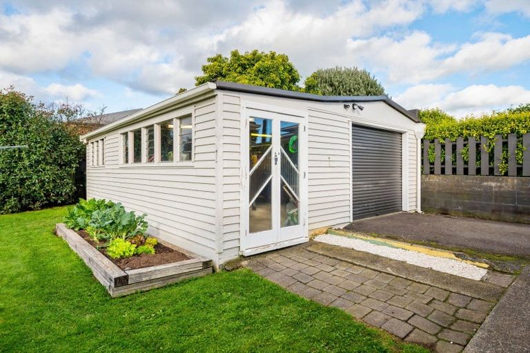 Photo of property in 3 Russleigh Drive, Dinsdale, Hamilton, 3204