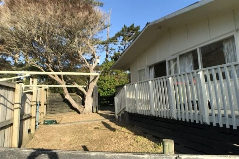 Photo of property in 57 Candia Road, Henderson Valley, Auckland, 0614