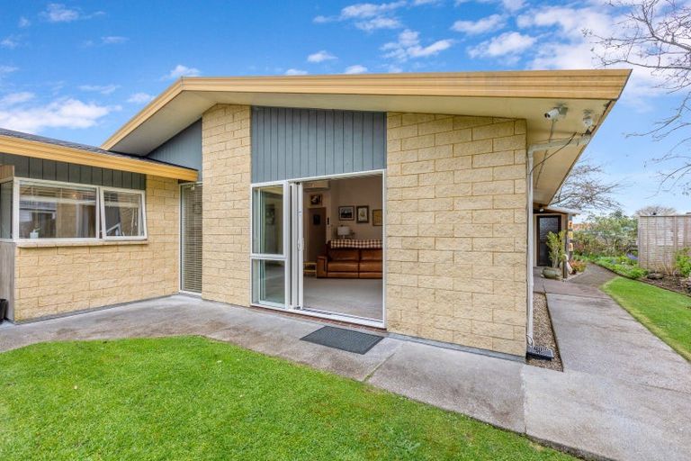 Photo of property in 25 Nikau Street, Inglewood, 4330