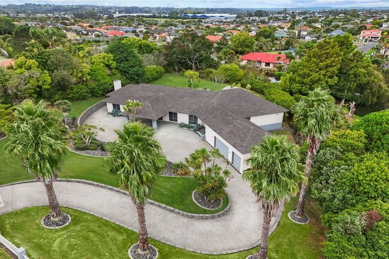 Photo of property in 7 Burgundy Park Avenue, Henderson, Auckland, 0612
