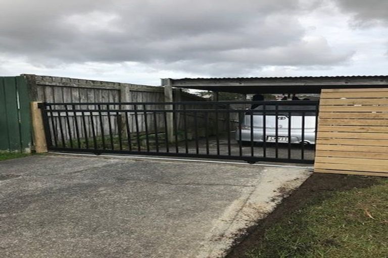 Photo of property in 33 Addison Drive, Glendene, Auckland, 0602