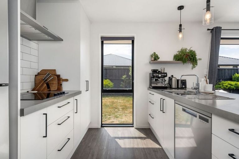 Photo of property in 32 Conailus Street, Halswell, Christchurch, 8025