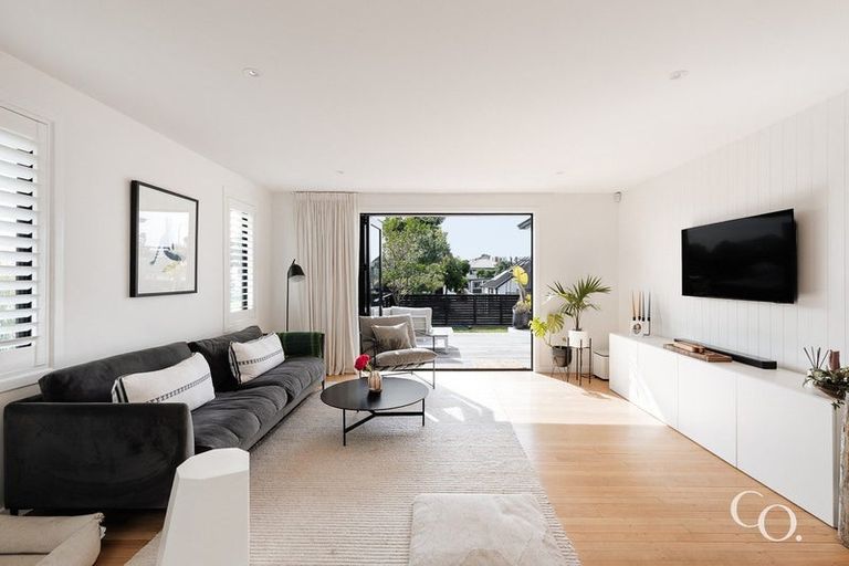 Photo of property in 8a Riverton Road, Mount Maunganui, 3116