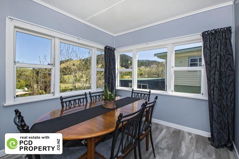 Photo of property in 25 View Road, Hikurangi, 0114