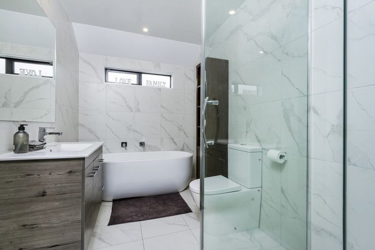 Photo of property in 25 Cavalli Road, Long Bay, Auckland, 0630