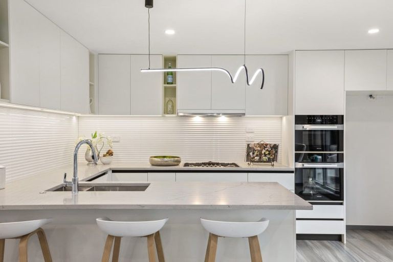 Photo of property in 48a Peter Terrace, Castor Bay, Auckland, 0620