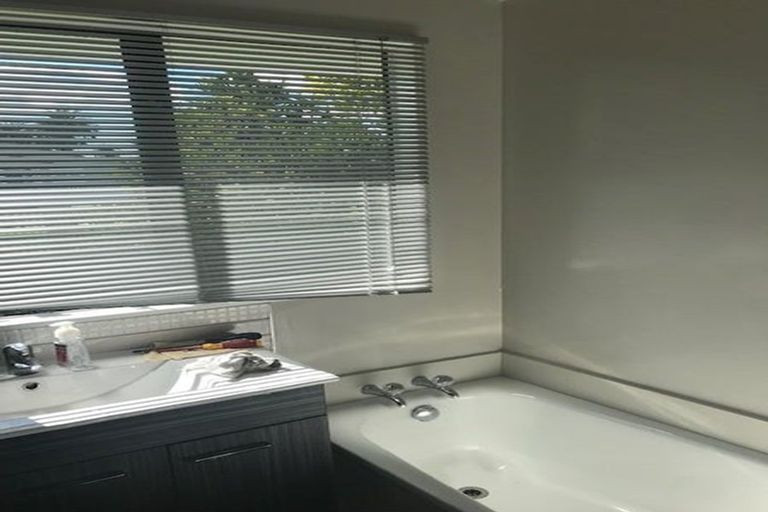 Photo of property in 109 Manuroa Road, Takanini, 2112