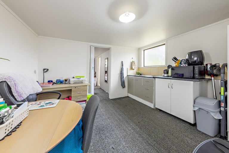 Photo of property in 13 Brent Place, Manurewa, Auckland, 2102