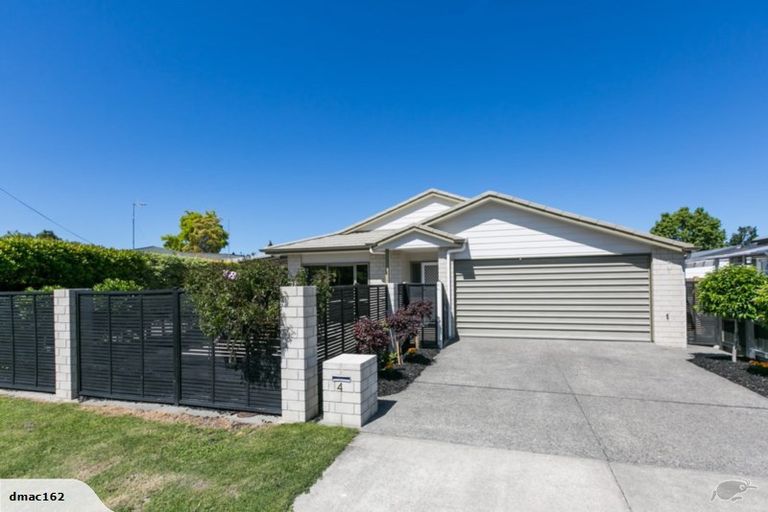 Photo of property in 4 West Place, Greenmeadows, Napier, 4112