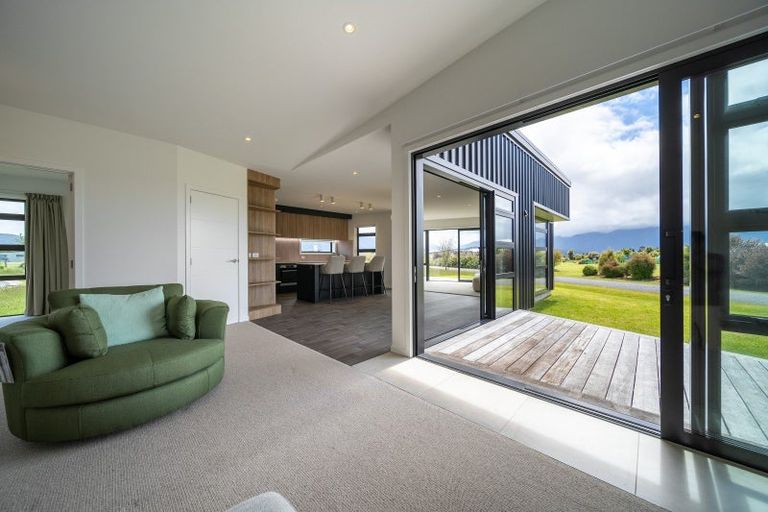 Photo of property in 35 Paton Place, Te Anau, 9600