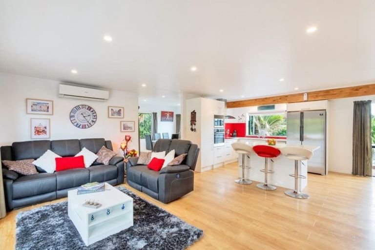 Photo of property in 50 Rhinevale Close, Henderson, Auckland, 0612