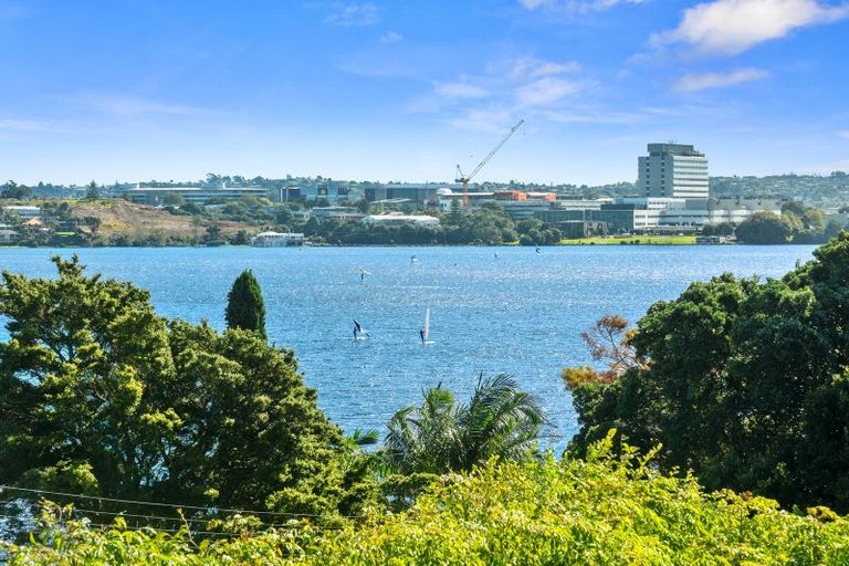 Photo of property in 314a Hurstmere Road, Takapuna, Auckland, 0622