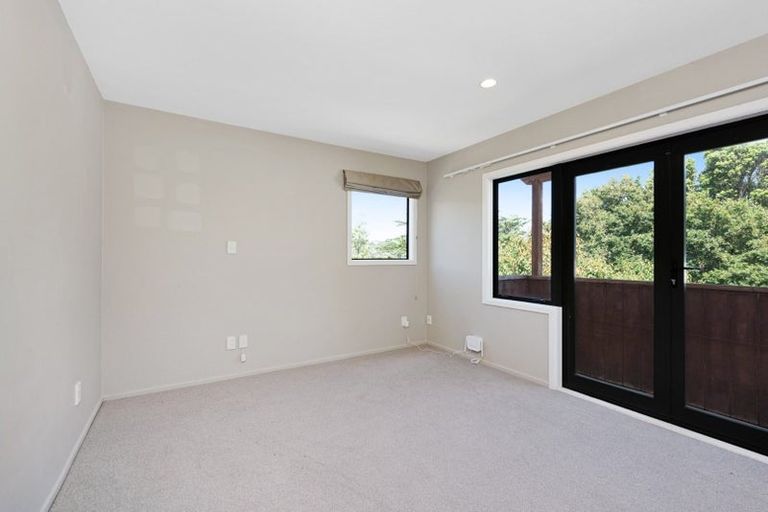 Photo of property in 19a Tio Tio Road, Miramar, Wellington, 6022