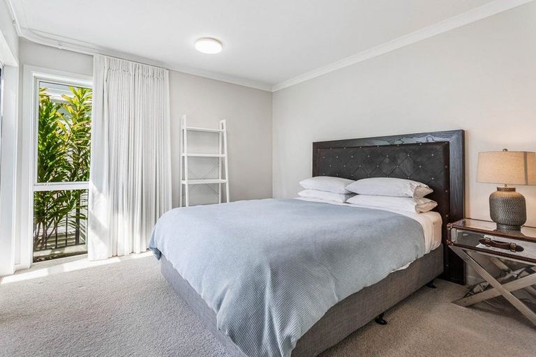 Photo of property in 16 Plantation Terrace, Orewa, 0931