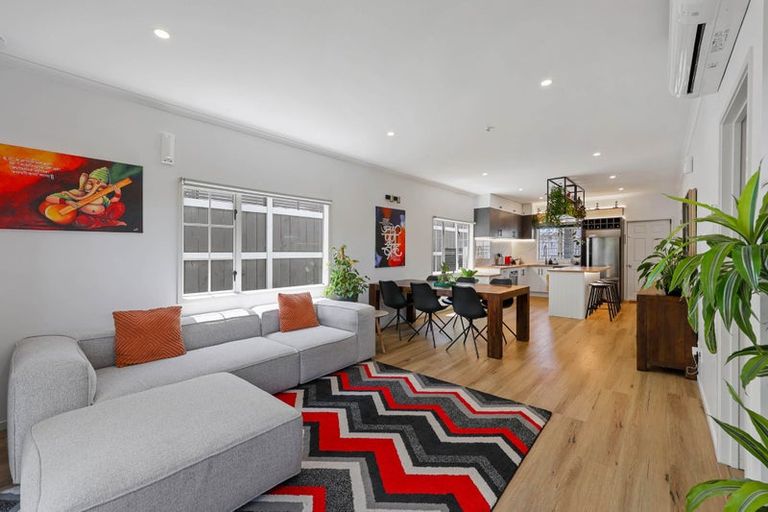 Photo of property in 16 Mulvaney Crescent, Henderson, Auckland, 0612