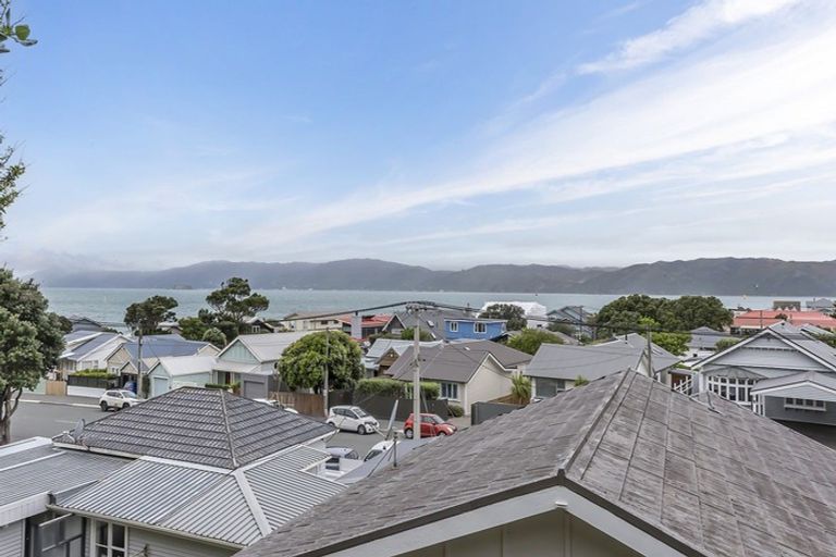 Photo of property in 24 Ferry Street, Seatoun, Wellington, 6022