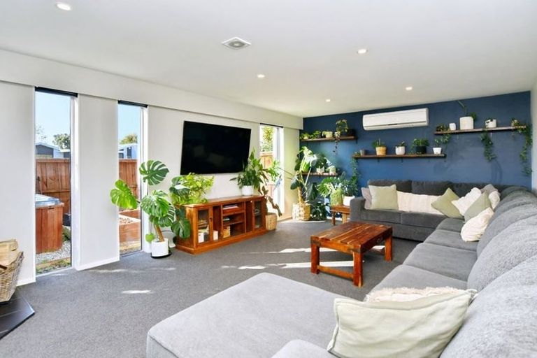 Photo of property in 9 Coates Place, Rangiora, 7400