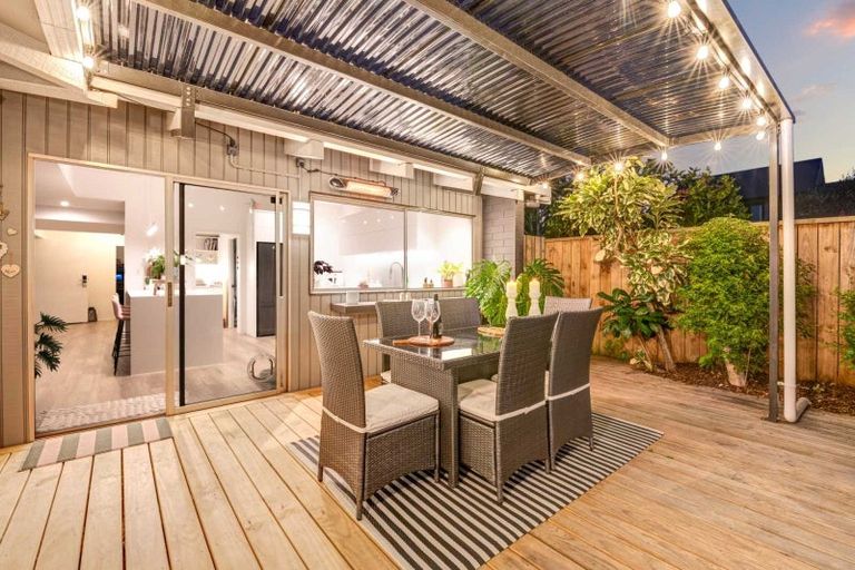 Photo of property in 18 Glengarry Avenue, Manly, Whangaparaoa, 0930