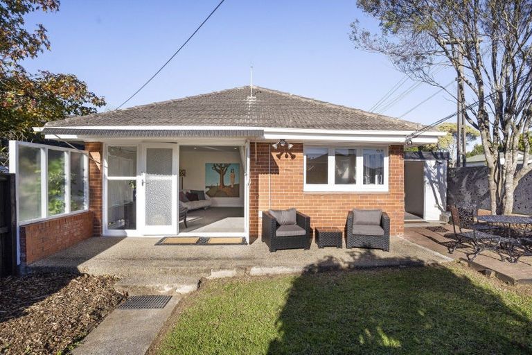 Photo of property in 1/59 Tawa Road, One Tree Hill, Auckland, 1061