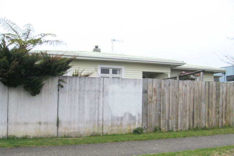 Photo of property in 42 Chester Street, Taradale, Napier, 4112