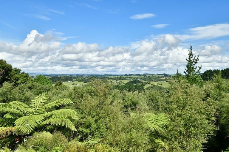 Photo of property in 129 Mcleod Road, South Head, Helensville, 0874