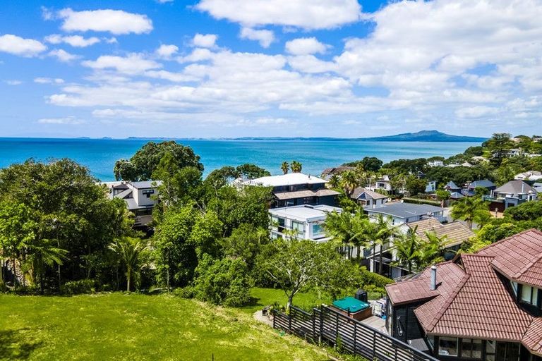 Photo of property in 9a View Road, Glenfield, Auckland, 0627