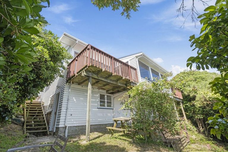 Photo of property in 36 Roys Road, Plimmerton, Porirua, 5026