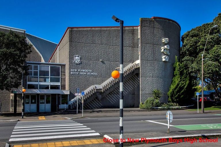 Photo of property in 10a Turi Street, Welbourn, New Plymouth, 4312