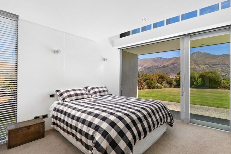Photo of property in 311 Beacon Point Road, Wanaka, 9305