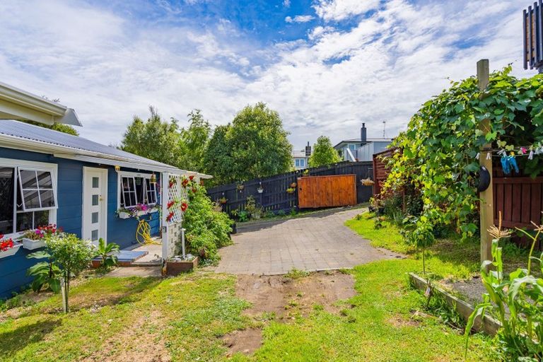 Photo of property in 19 Aorangi Road, Paraparaumu, 5032