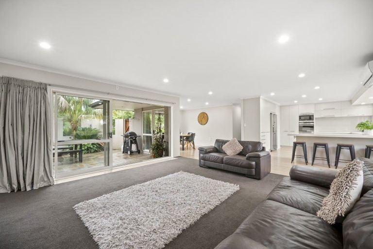 Photo of property in 1 Frank Knight Place, Waiuku, 2123