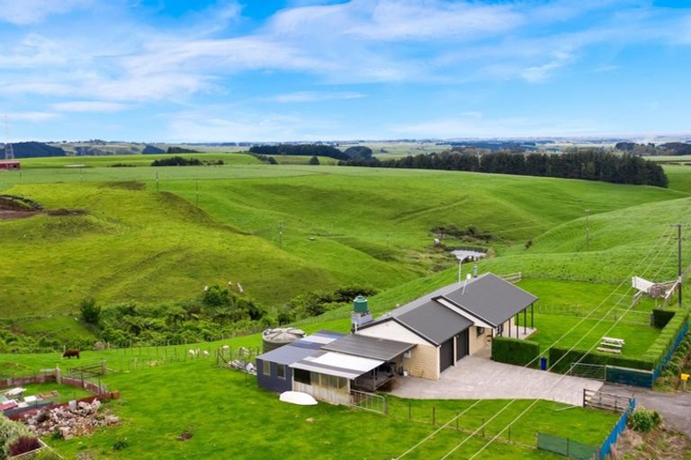 Photo of property in 902 Ararata Road, Ararata, Hawera, 4674