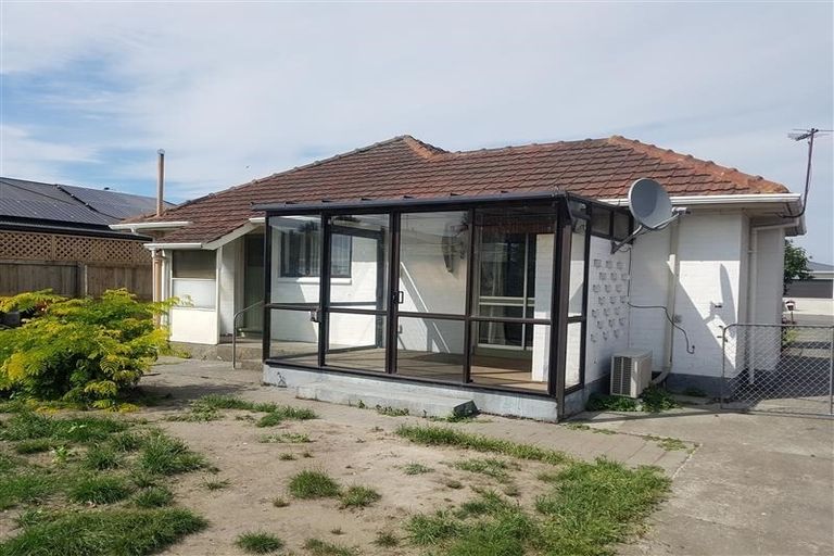 Photo of property in 55 Bickerton Street, Wainoni, Christchurch, 8061