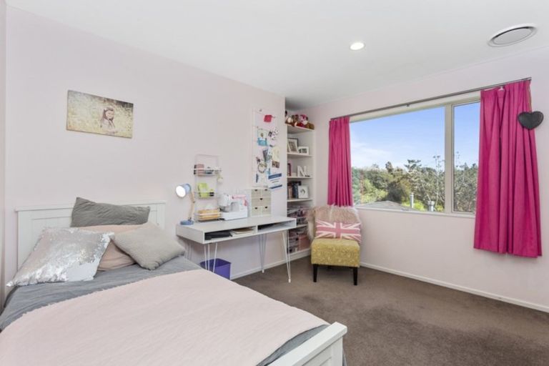 Photo of property in 26 Admirals Court Drive, Greenhithe, Auckland, 0632