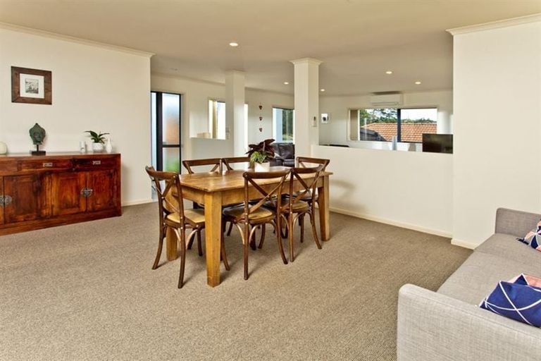 Photo of property in 13 Chelmsley Avenue, Henderson, Auckland, 0612