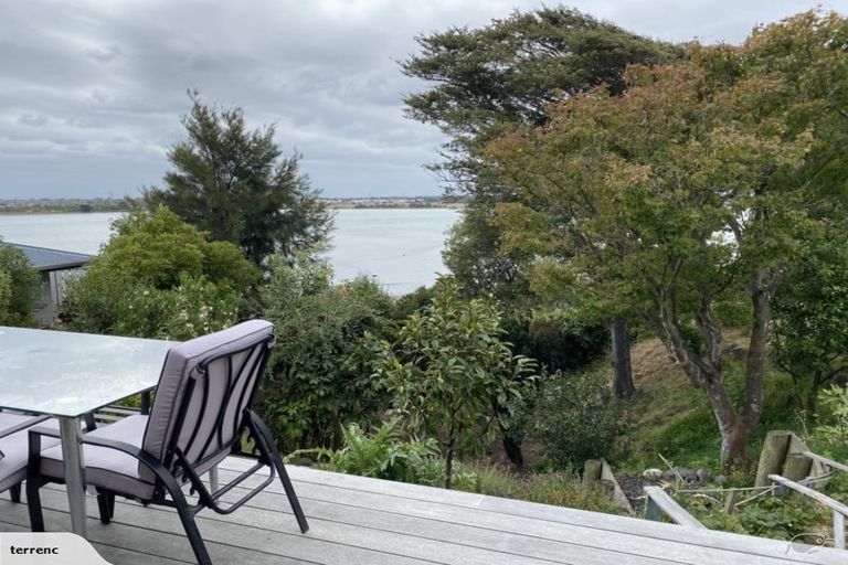 Photo of property in 5 Te Awakura Terrace, Mount Pleasant, Christchurch, 8081