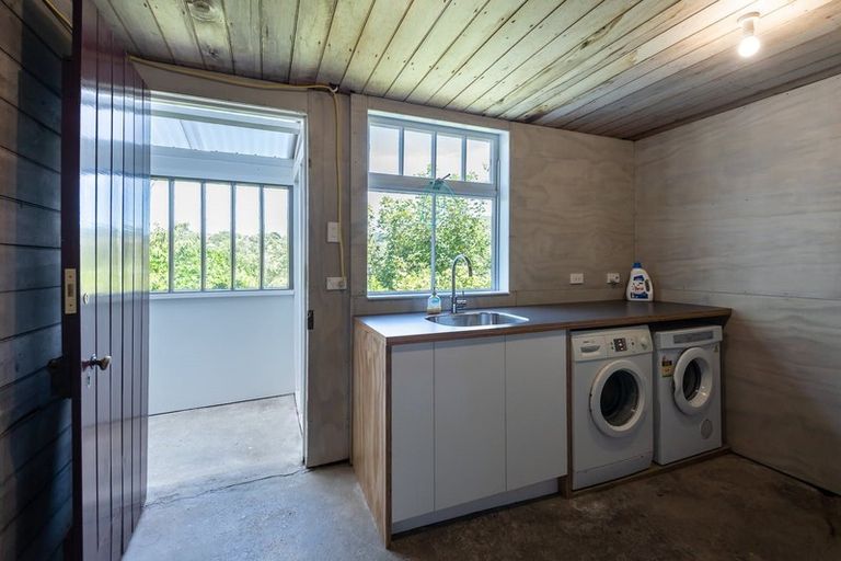 Photo of property in 82 Creswick Terrace, Northland, Wellington, 6012