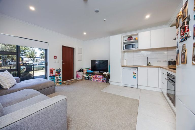 Photo of property in 4/20 Bader Drive, Mangere, Auckland, 2022