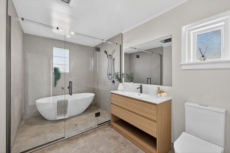 Photo of property in 325 Hills Road, Mairehau, Christchurch, 8013