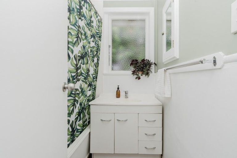 Photo of property in 45 Yeats Crescent, Fairfield, Hamilton, 3214