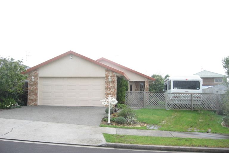 Photo of property in 4 Norman Close, The Gardens, Auckland, 2105