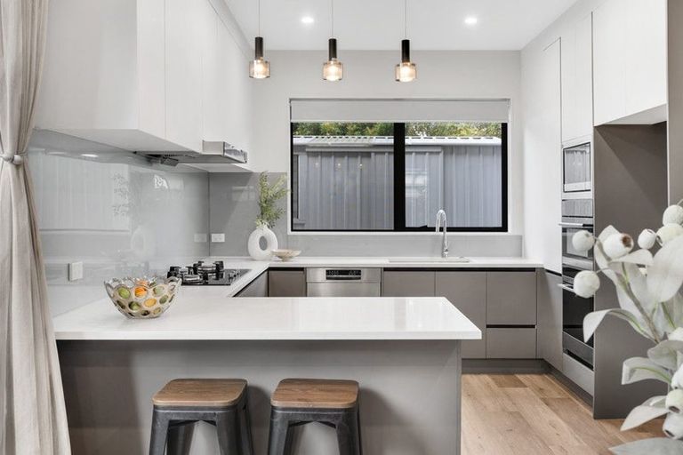 Photo of property in 74a Walworth Avenue, Pakuranga Heights, Auckland, 2010