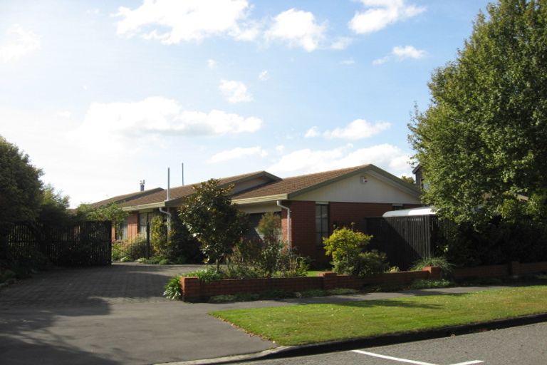 Photo of property in 26 Montclare Avenue, Ilam, Christchurch, 8041