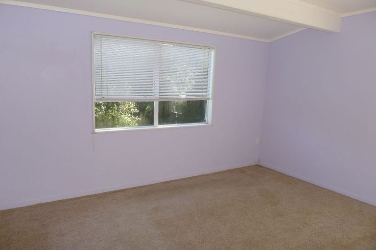 Photo of property in 2 Winara Avenue, Waikanae, 5036