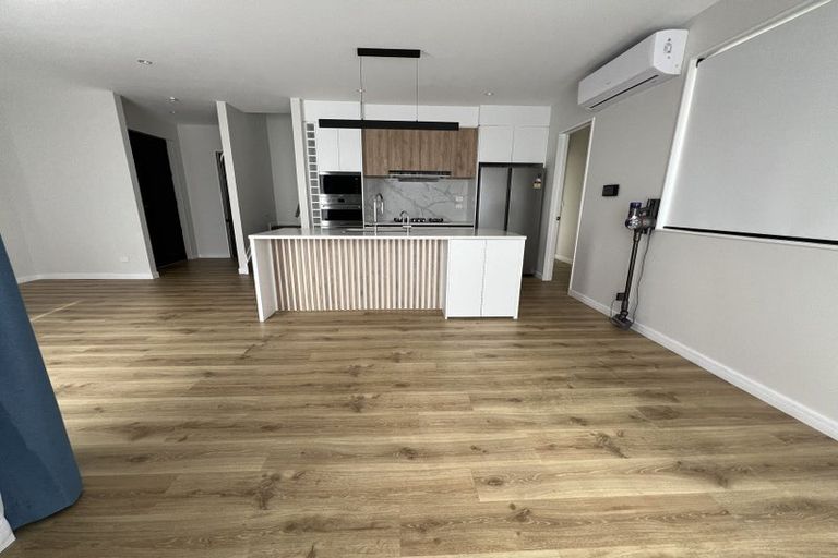 Photo of property in 14a September Place, Forrest Hill, Auckland, 0620