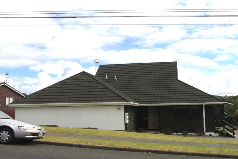 Photo of property in 11 Avonleigh Road, Green Bay, Auckland, 0604