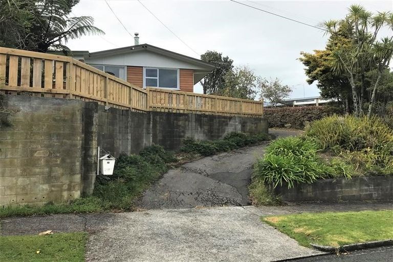 Photo of property in 10 Durham Avenue, Welbourn, New Plymouth, 4312