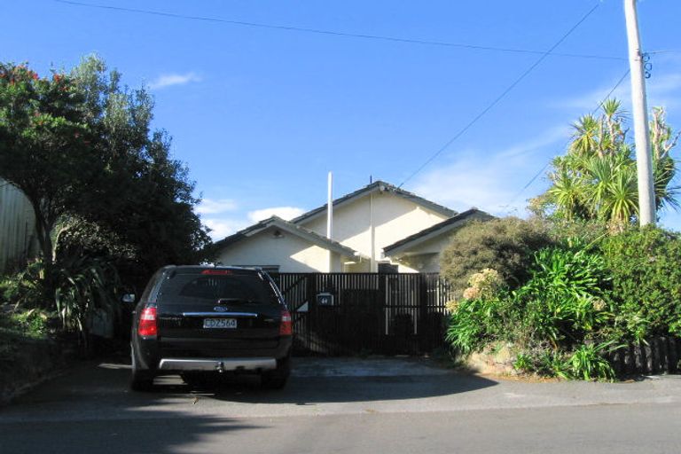 Photo of property in 64 Nevay Road, Karaka Bays, Wellington, 6022