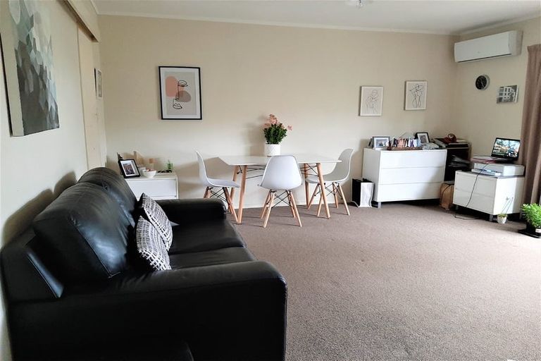 Photo of property in 3/2 Burdendale Grove, Churton Park, Wellington, 6037